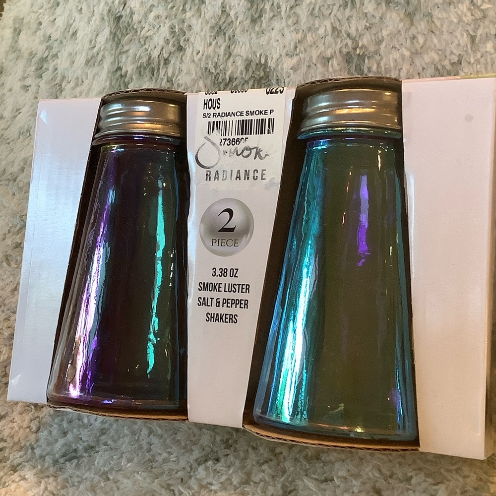 Smoke Luster Radiance Salt & Pepper Shaker Set NWT 3.38oz - Picture 2 of 15